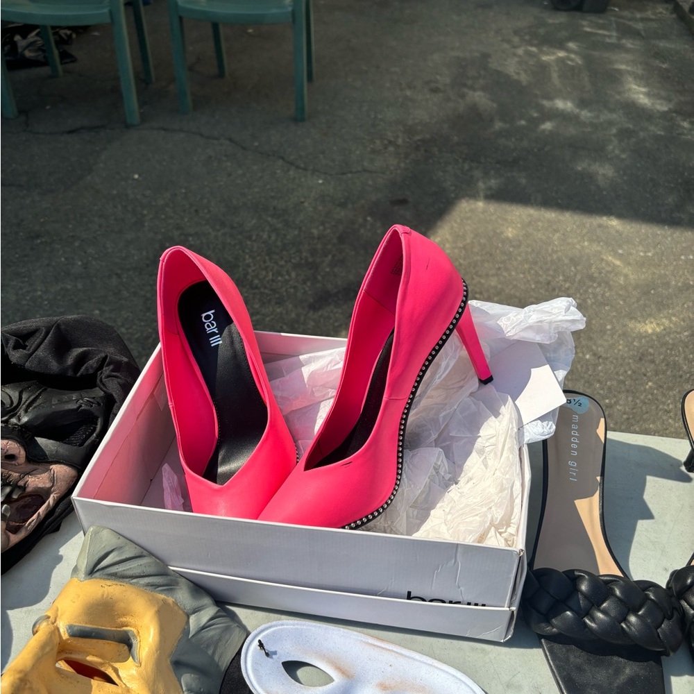 Size 8 neon pink heels